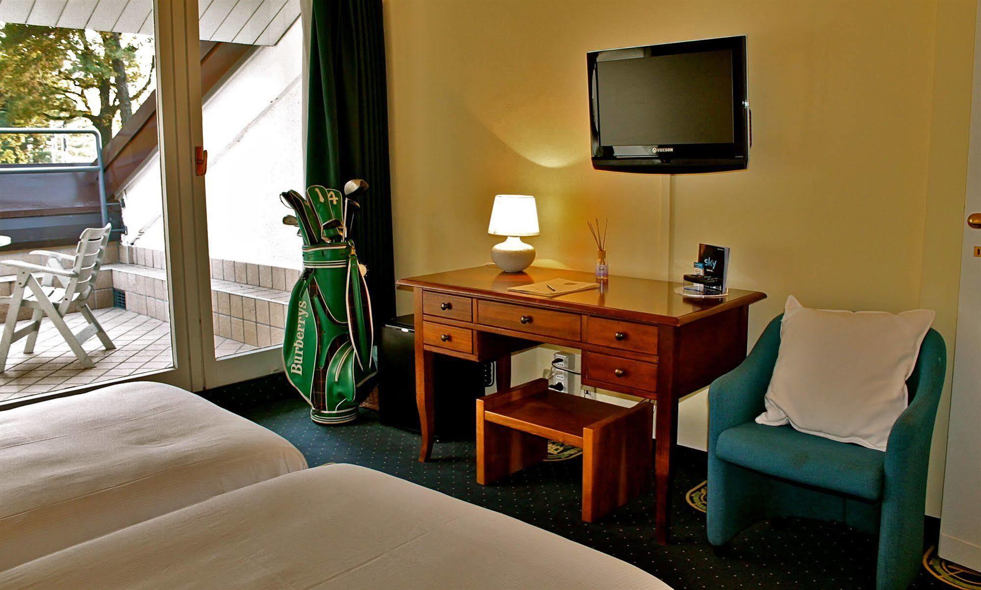 Golf Hotel La Pinetina 아피아노젠틸레 외부 사진